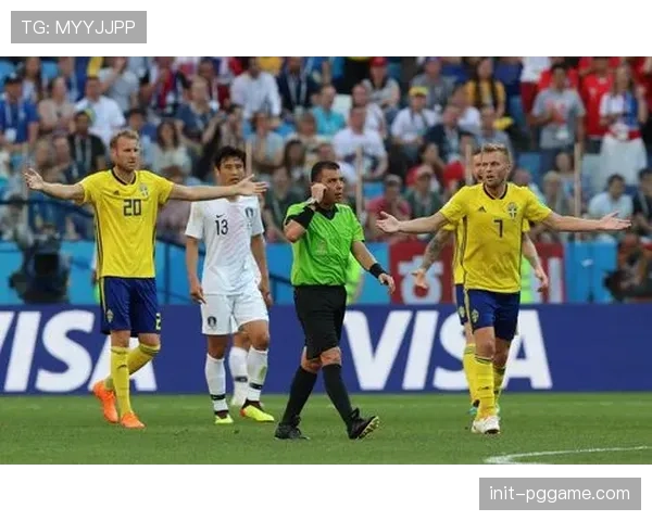 特写：暴雨致球场能见度骤降，鹰眼与VAR系统如何协同确保点球判罚无误